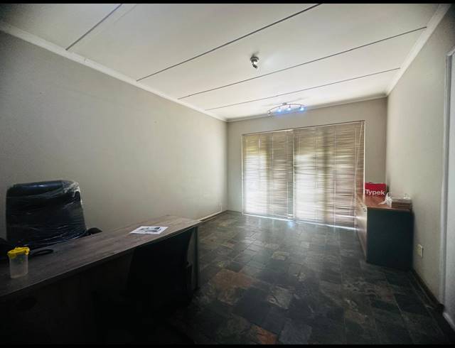 330M² OFFICE TO LET IN KENLEAF